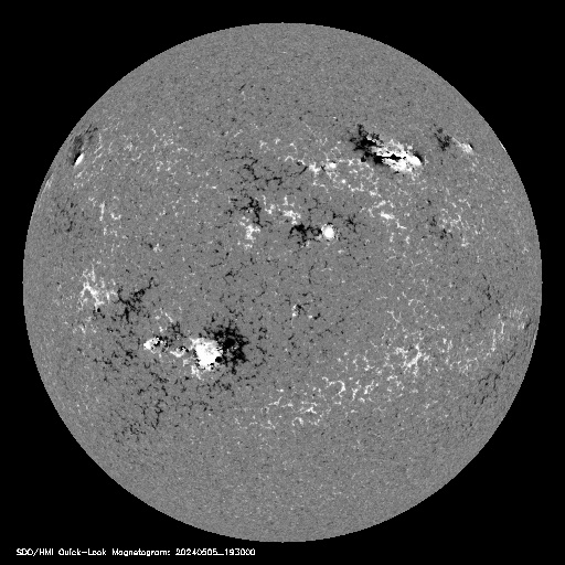 Изображение магнитных возмущений на Солнце (MDI Magnetogram).