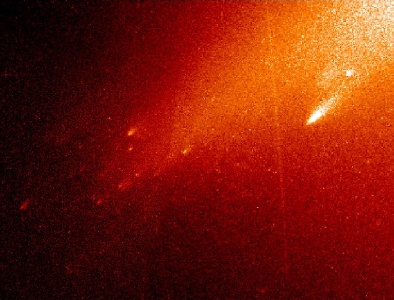 Fragments of Comet LINEAR seen by HST